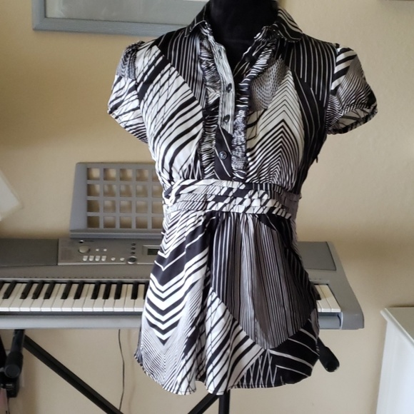 💥 Blake & white blouse - Picture 1 of 5